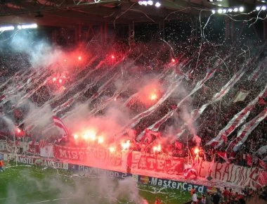 Πανό στο «Γ.Καραϊσκάκης» με τις… φανέλες των Τσίπρα – Καμμένου! (φώτο)